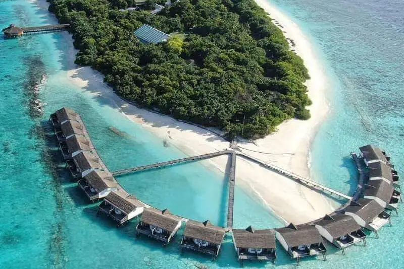 瑞提海滩度假村